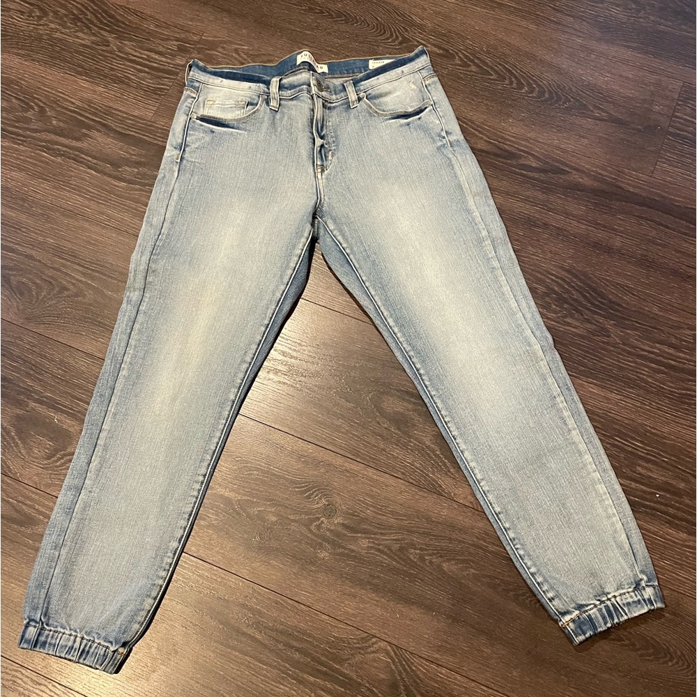 Women’s BullHead Denim Co. Jogger Jeans size 9. Good condition. Cool style